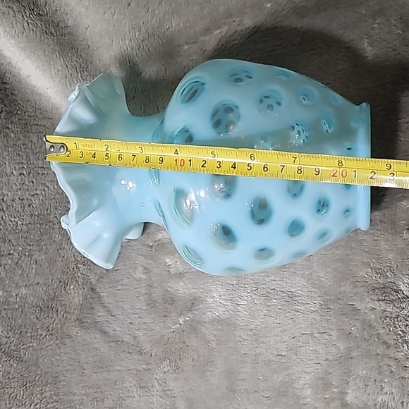 VINTAGE FENTON OPALESCENT BLUE COIN DOT GLASS 9" DOUBLE CRIMPED VASE - Picture 6 of 6